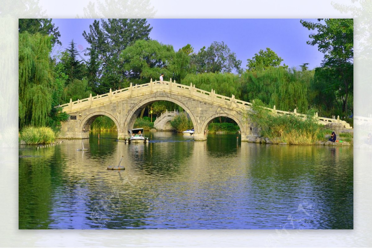 石拱桥石桥公园湖水