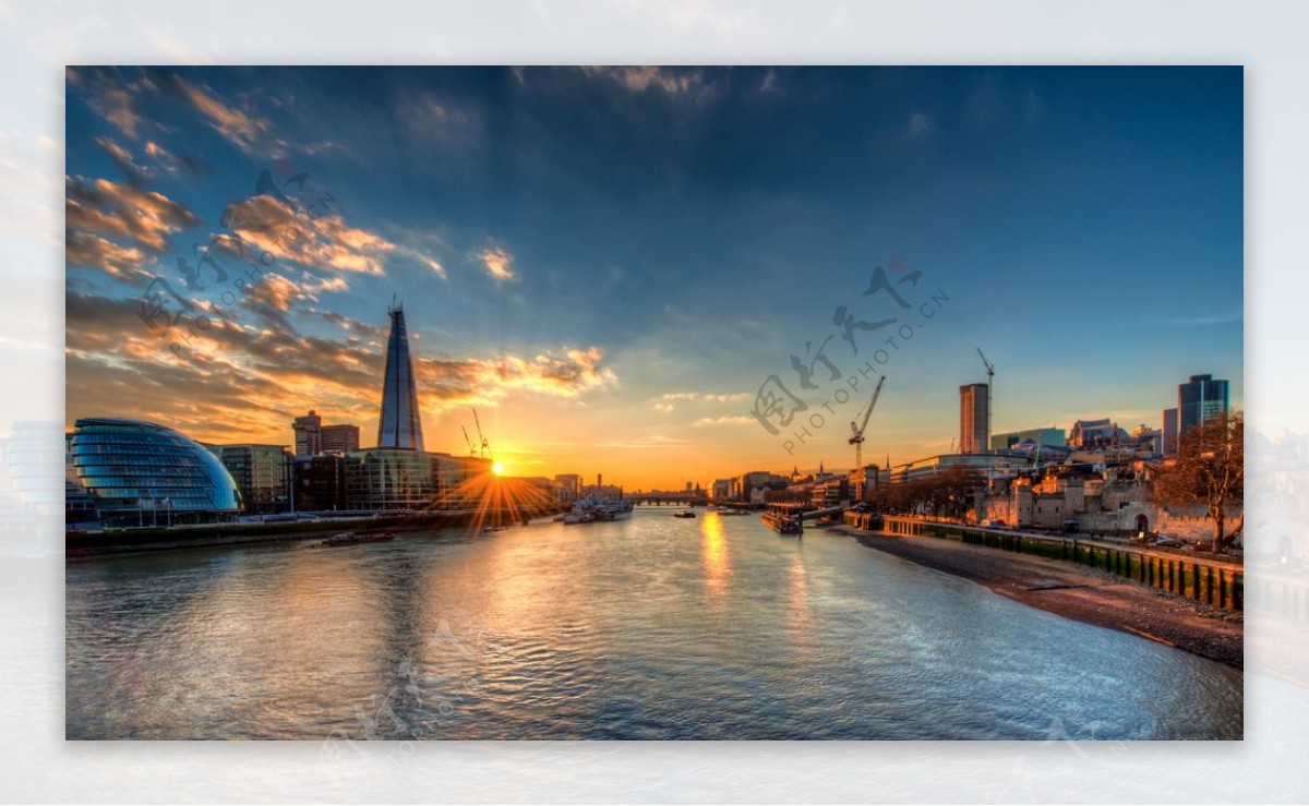 伦敦泰晤士河日落美景