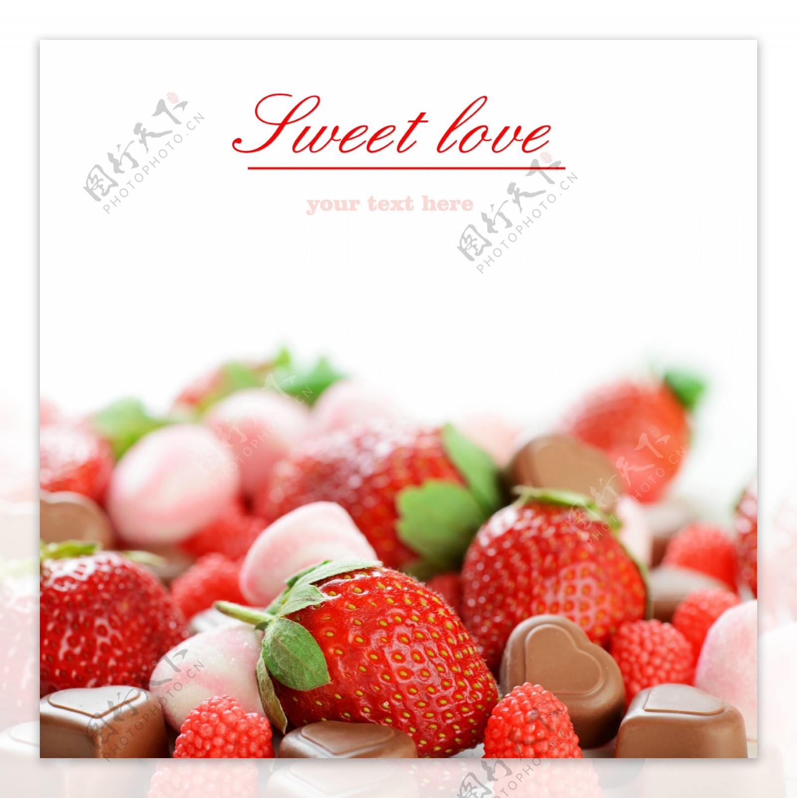 巧克力糖果与新鲜的草莓图片