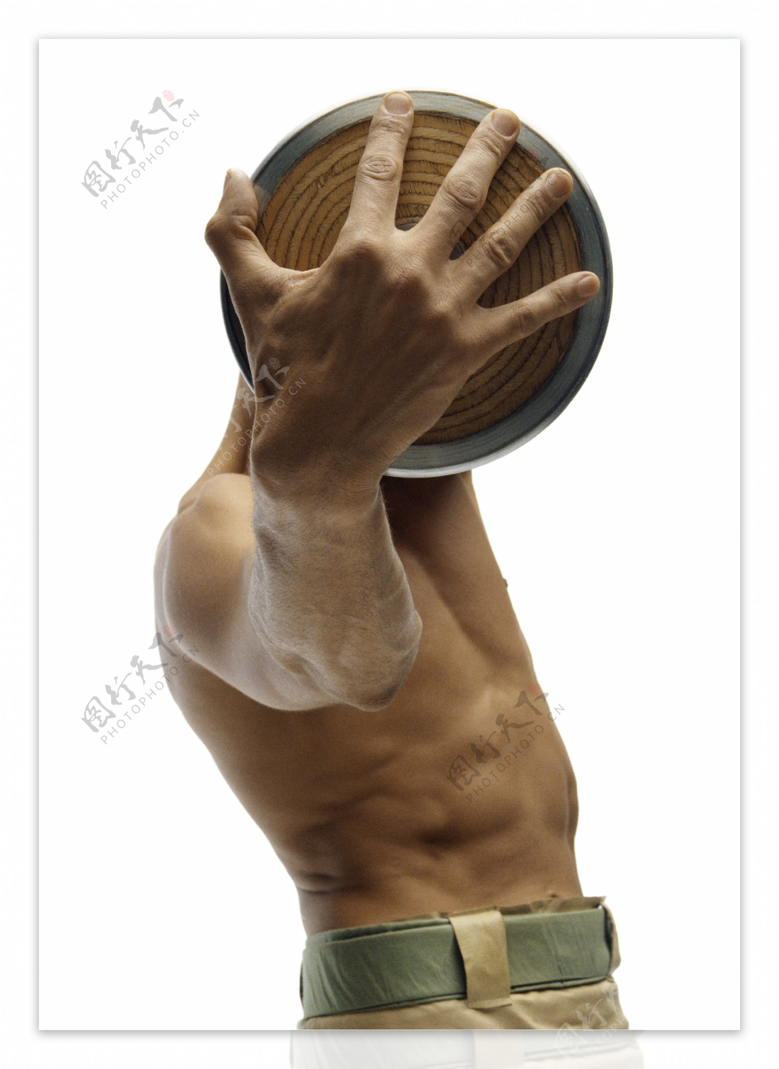 掷铁饼的外国男性运动员图片