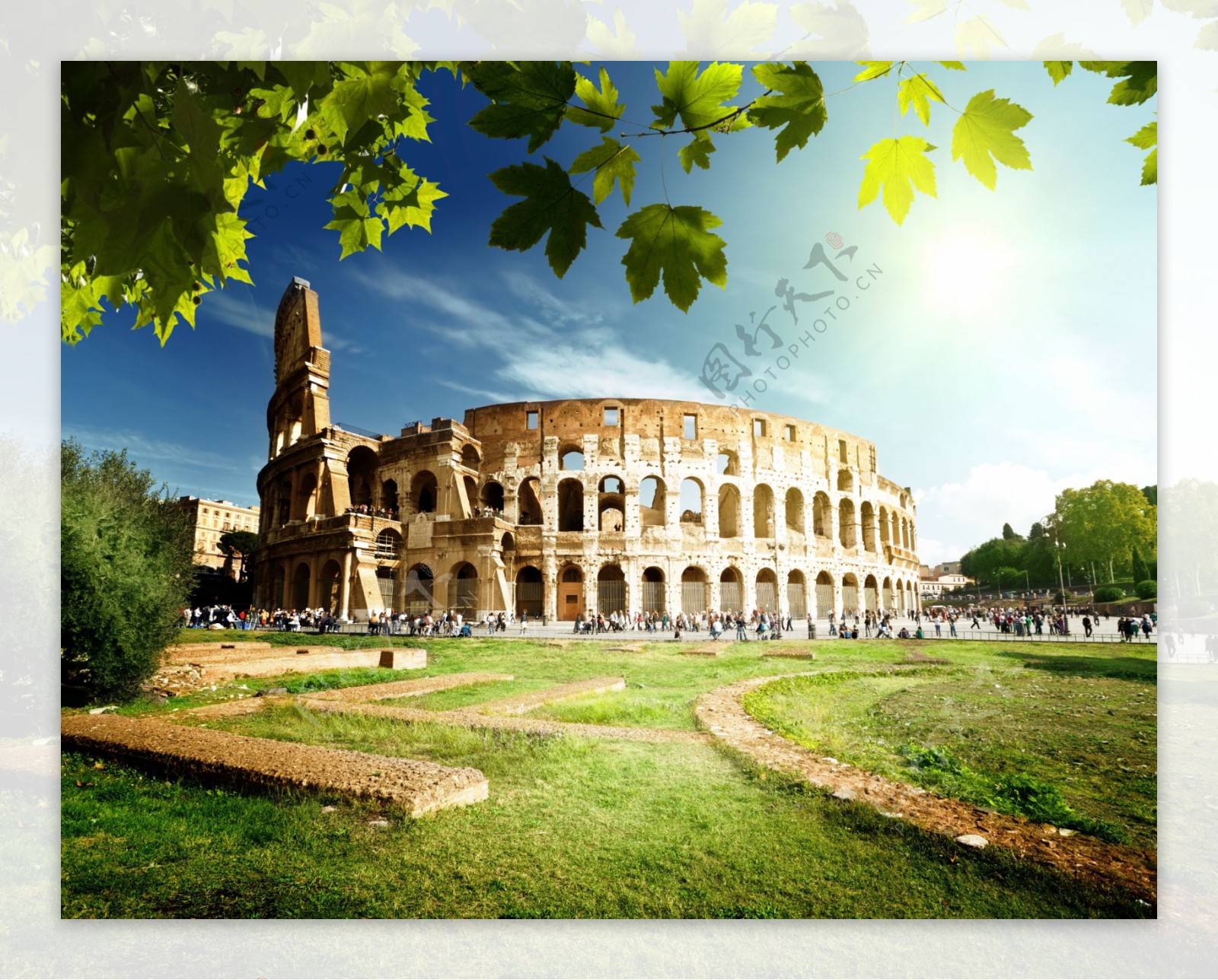 阳光下的罗马古城图片