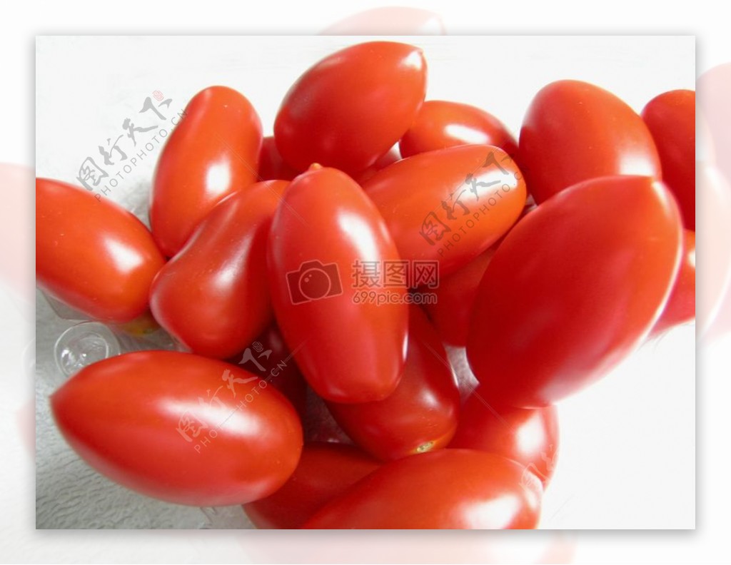 桌角的番茄