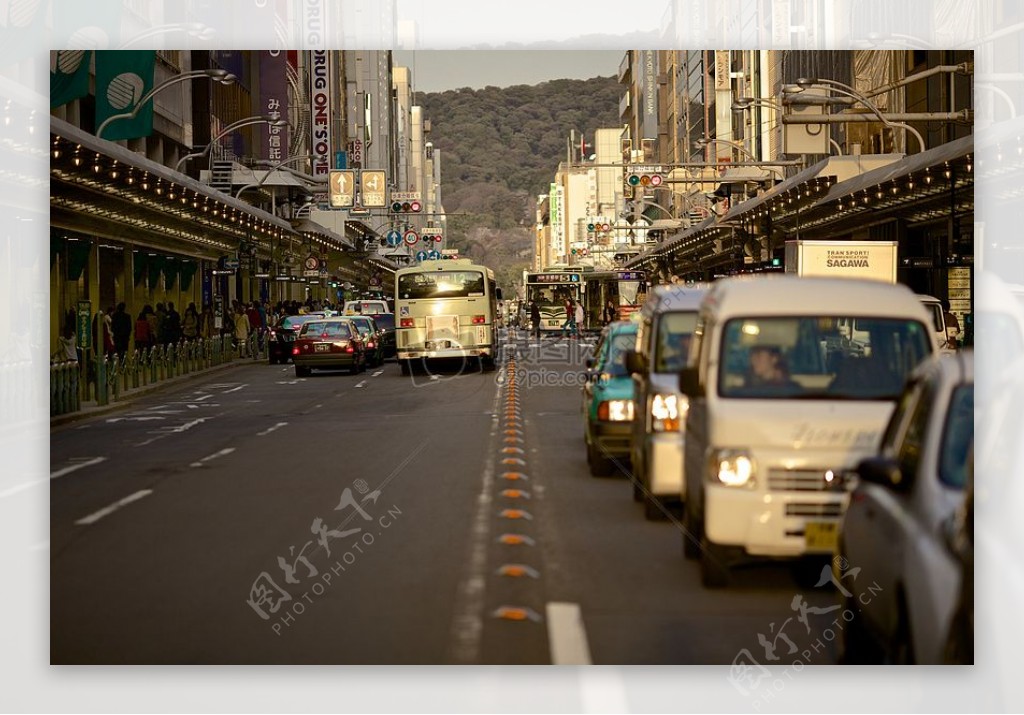 城市汽车交通车辆房屋灯路灯建筑物直亚洲左