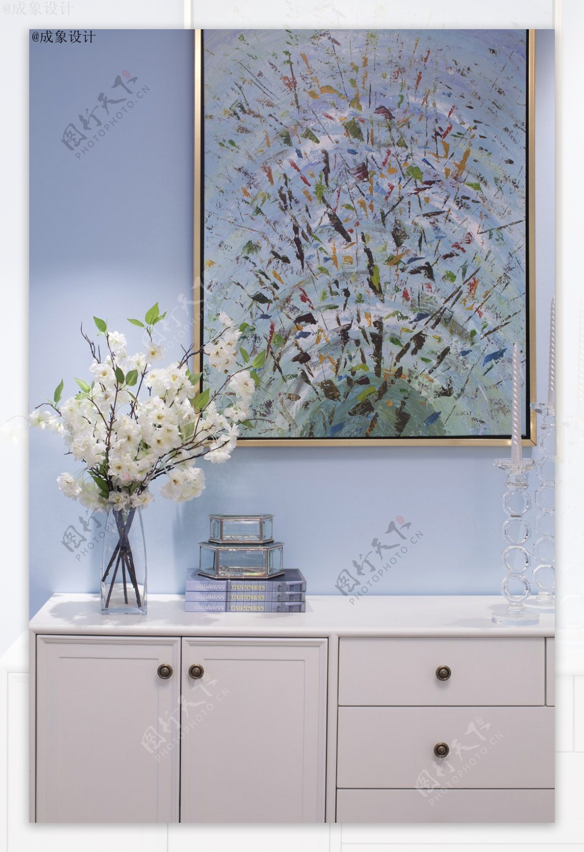 现代美式客厅柜子壁画插花图片