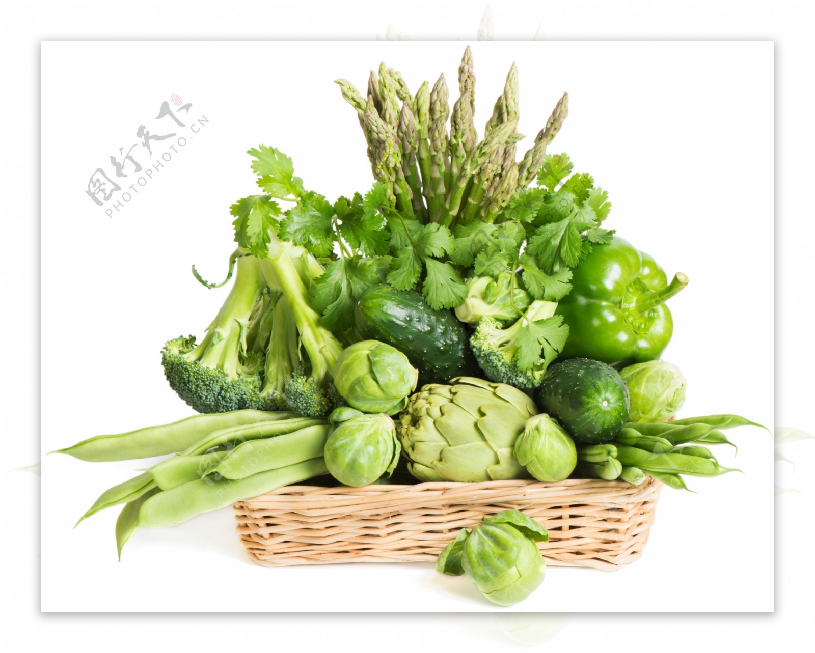 竹篮里的绿色蔬菜图片