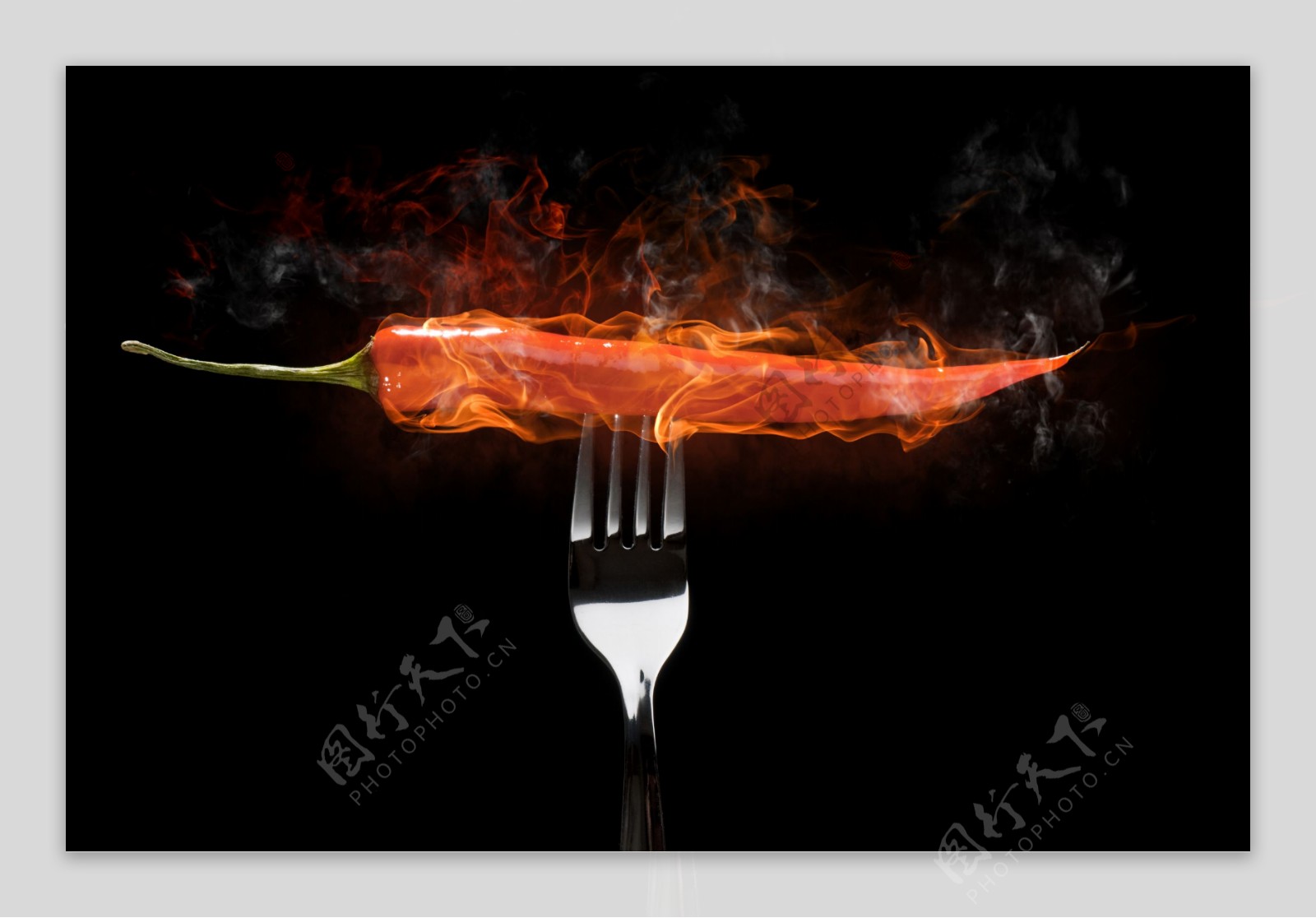 燃烧的红辣椒创意图片
