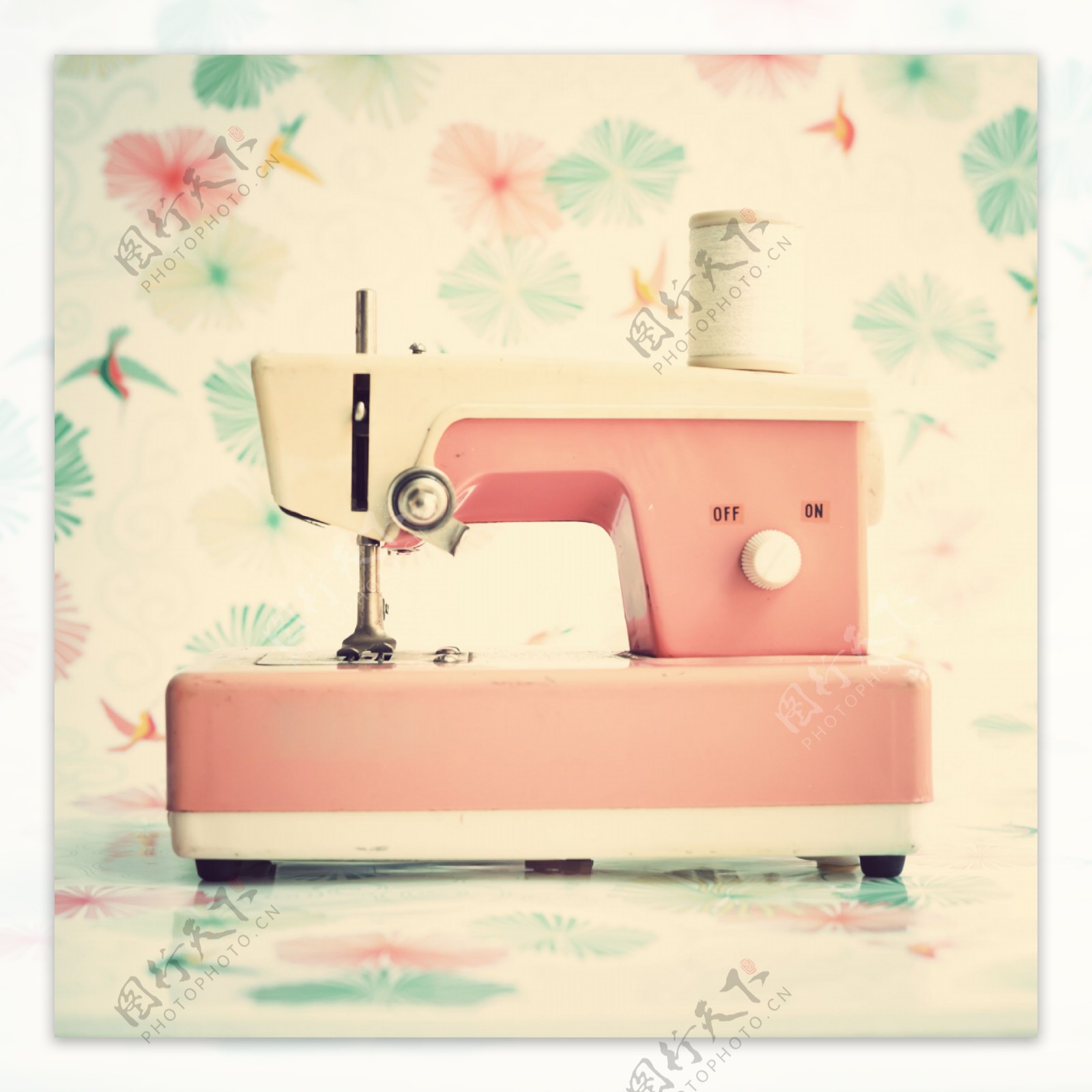 粉色复古可爱缝纫机