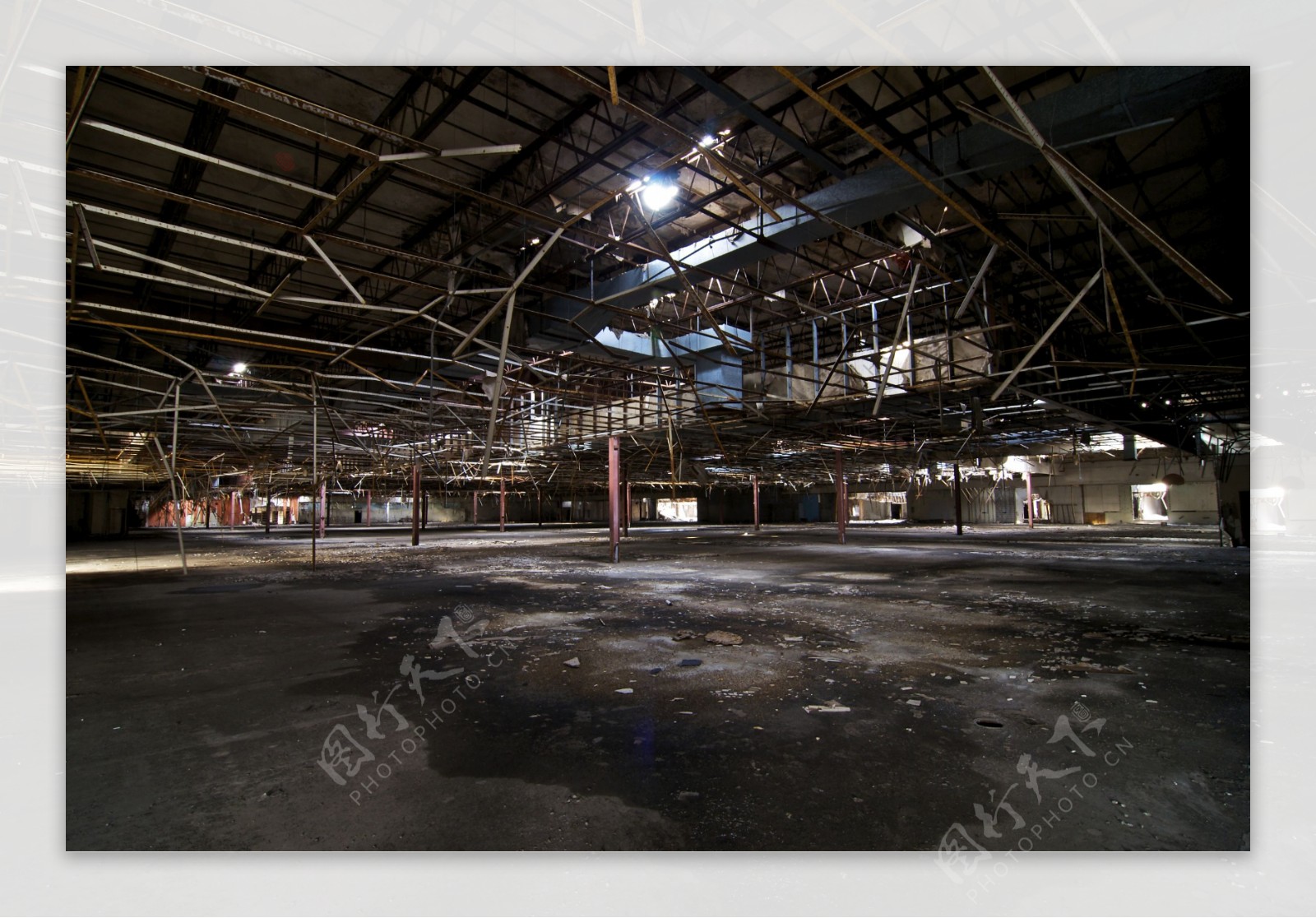 废弃的厂房图片