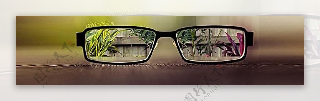 眼镜广告banner创意设计