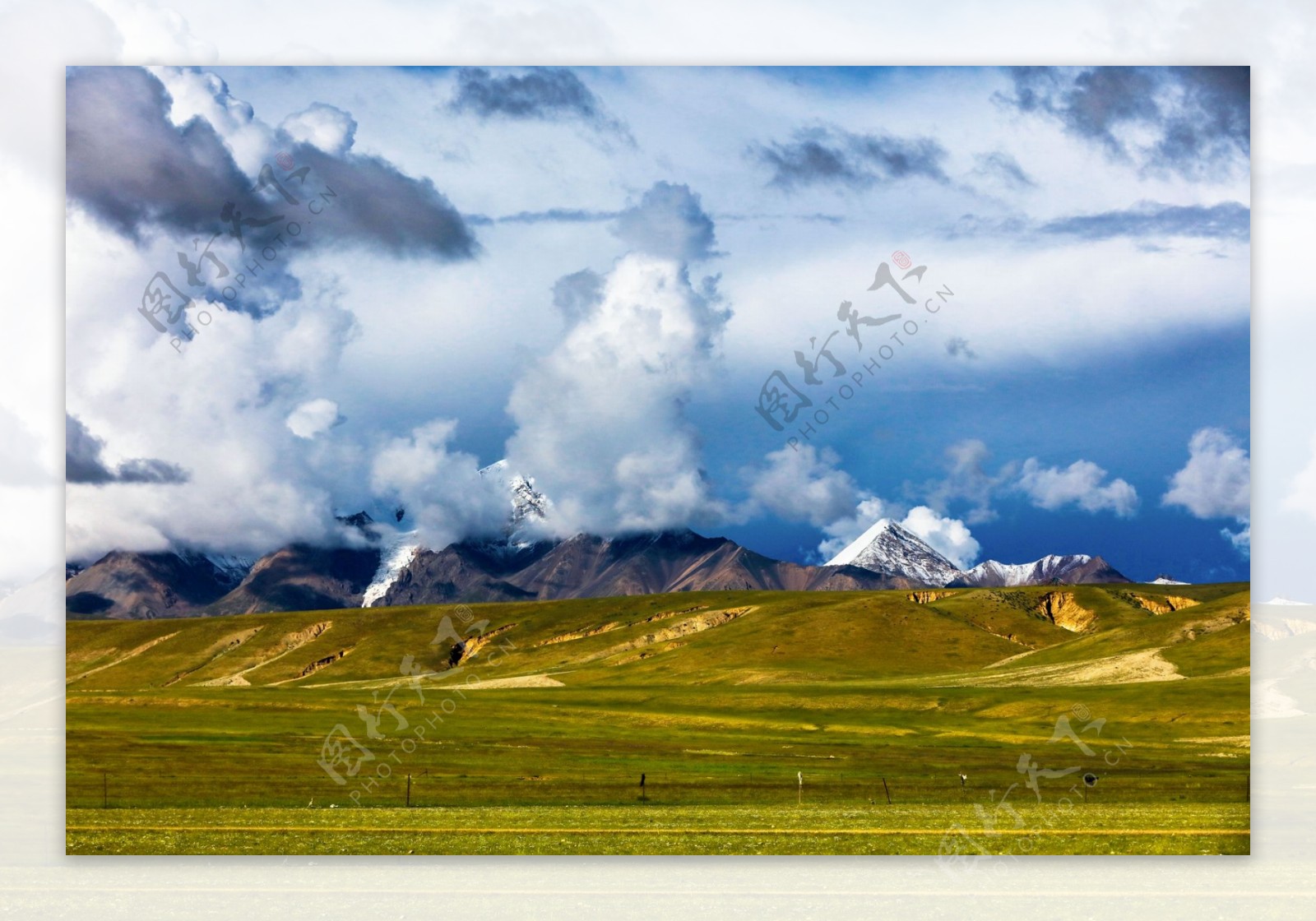 西藏念青唐古拉山脉风景