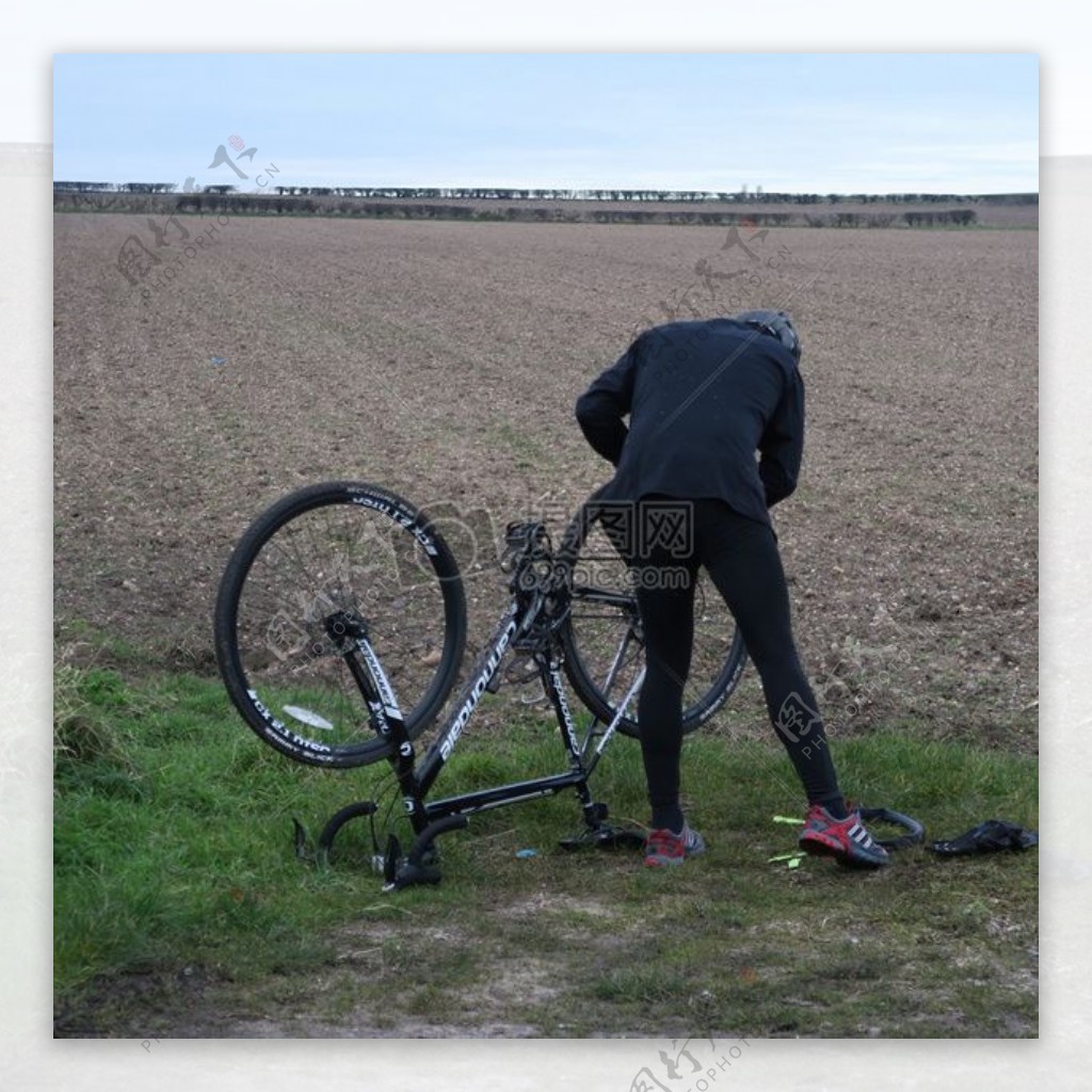 自行车骑自行车的人字段农村维修穿刺
