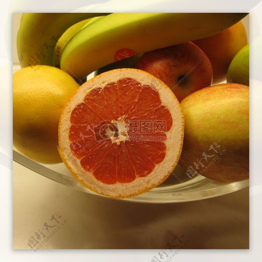 鲜橙色多汁水果