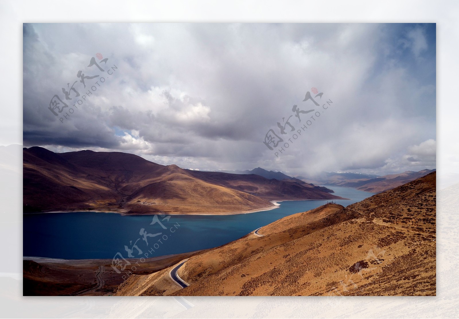 西藏羊湖风景