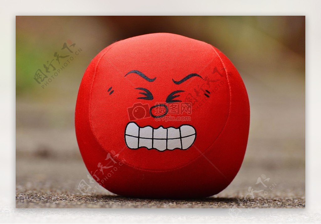 一颗愤怒的球
