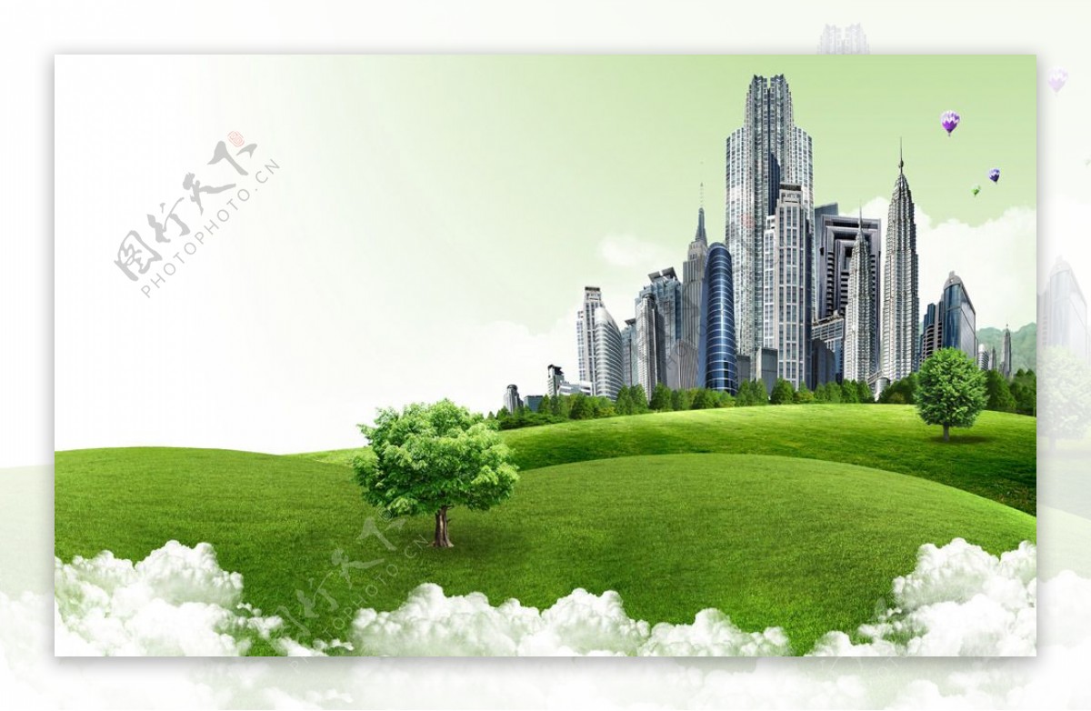 绿色草地与城市建筑图片