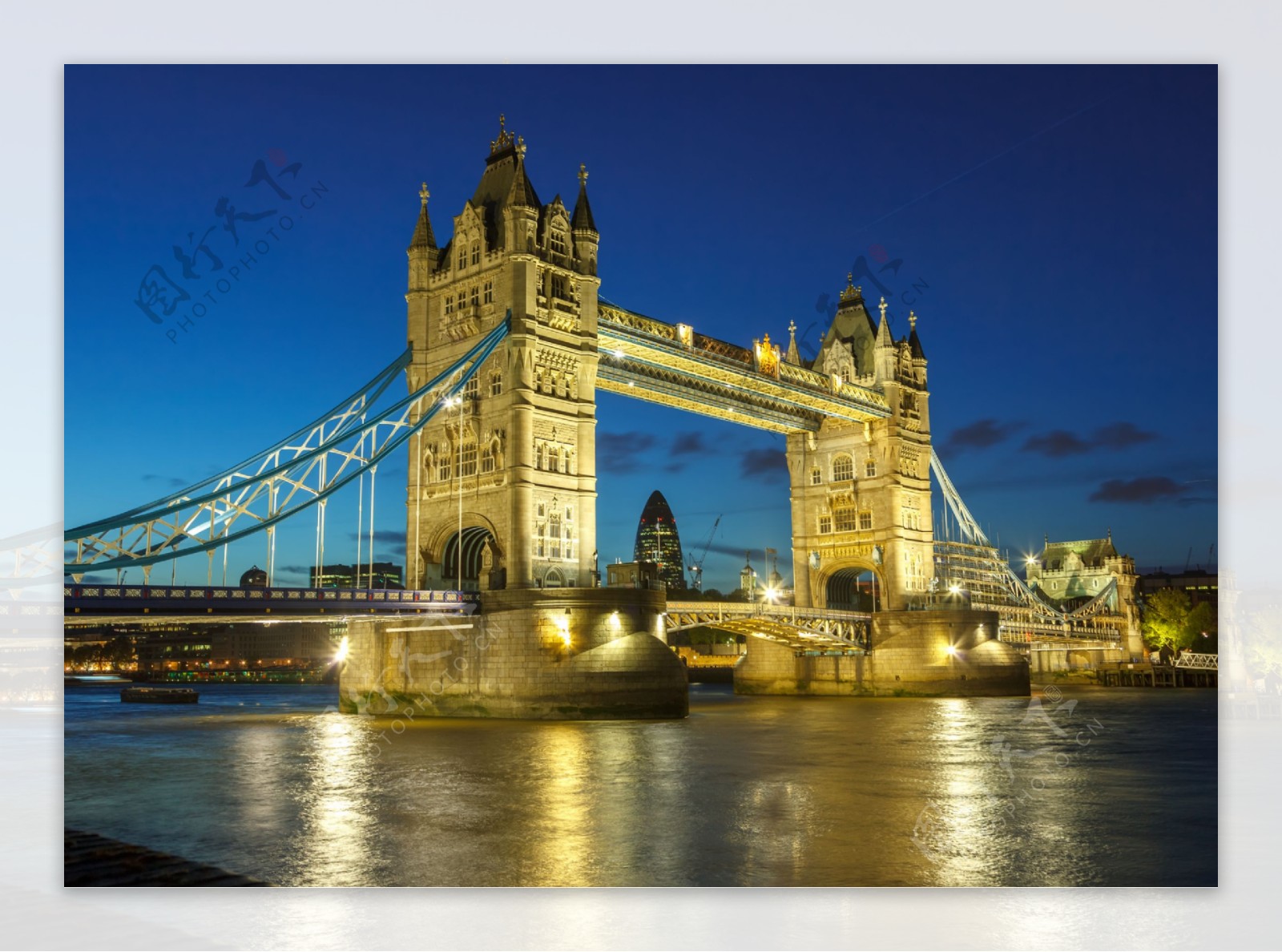 英国塔桥夜景图片