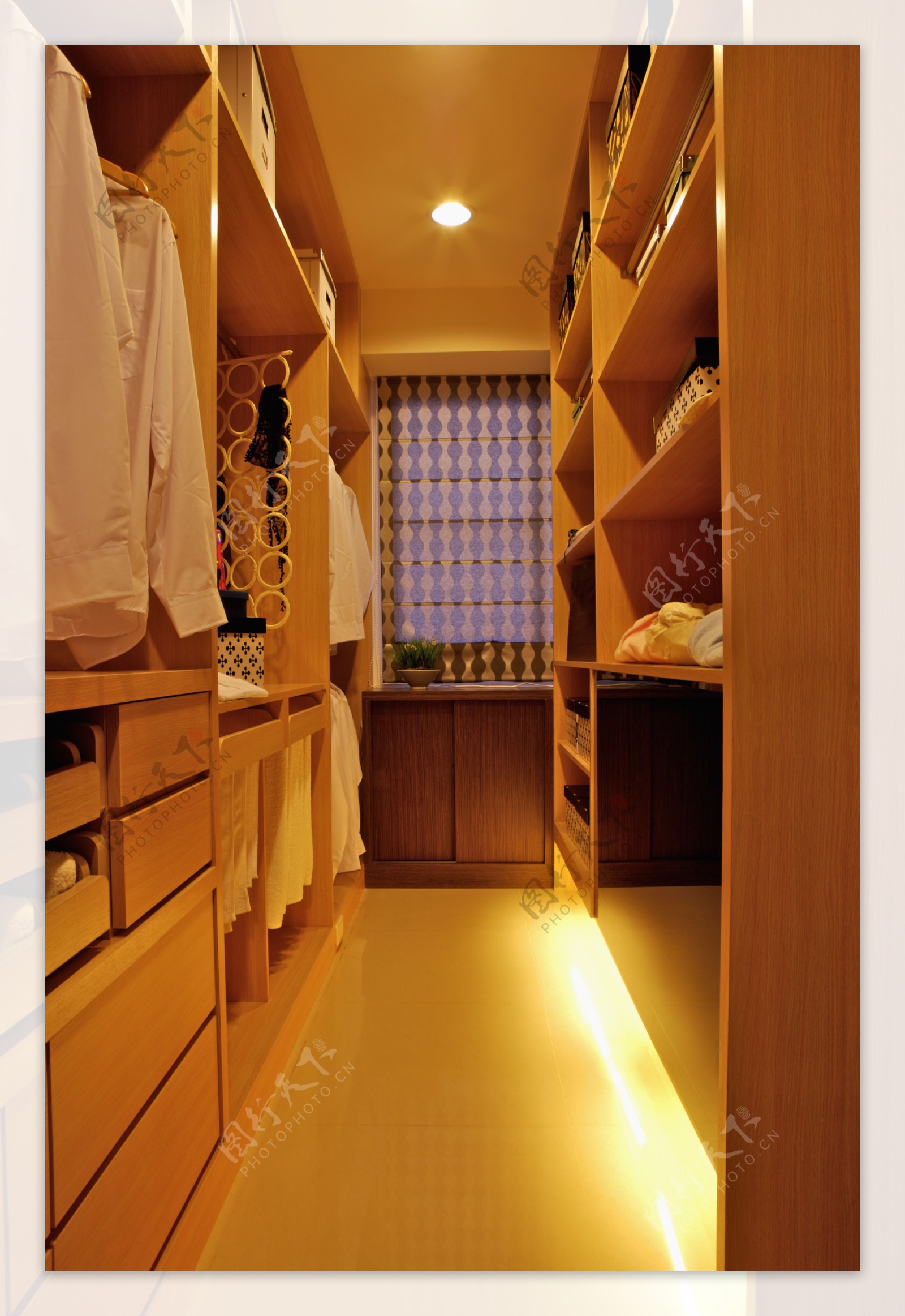 日式家居空间和衣柜图片
