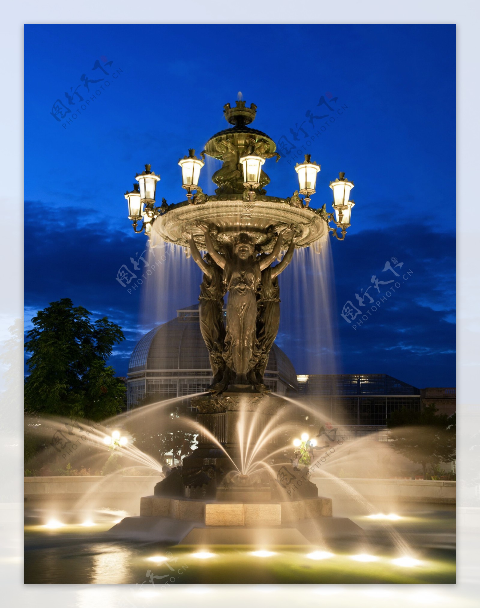 广场水池喷泉图片