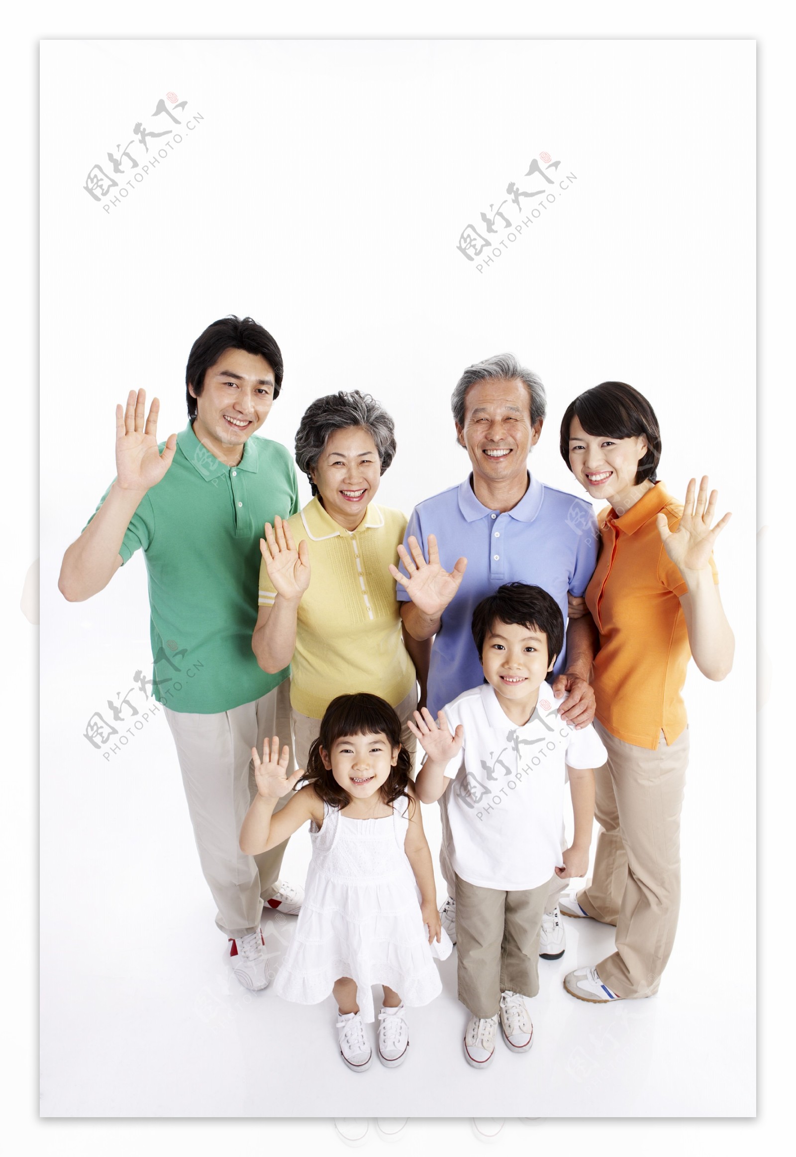 幸福快乐的一家人在挥手图片