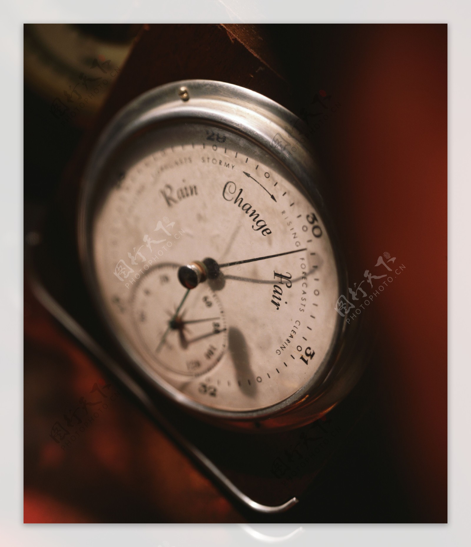 古老的钟表指南针