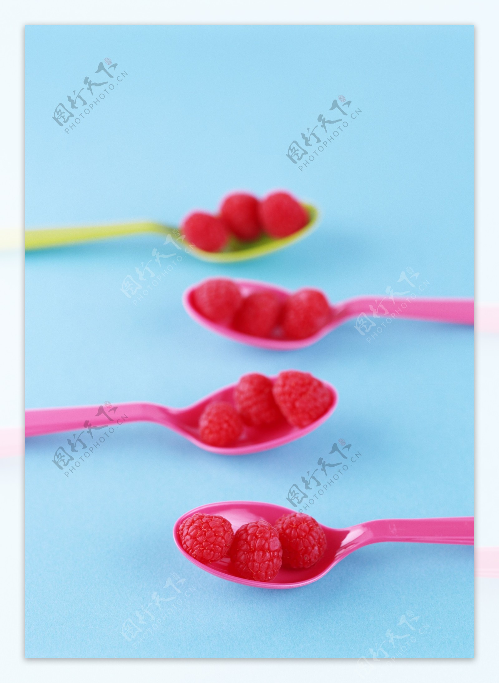 草莓勺子图片