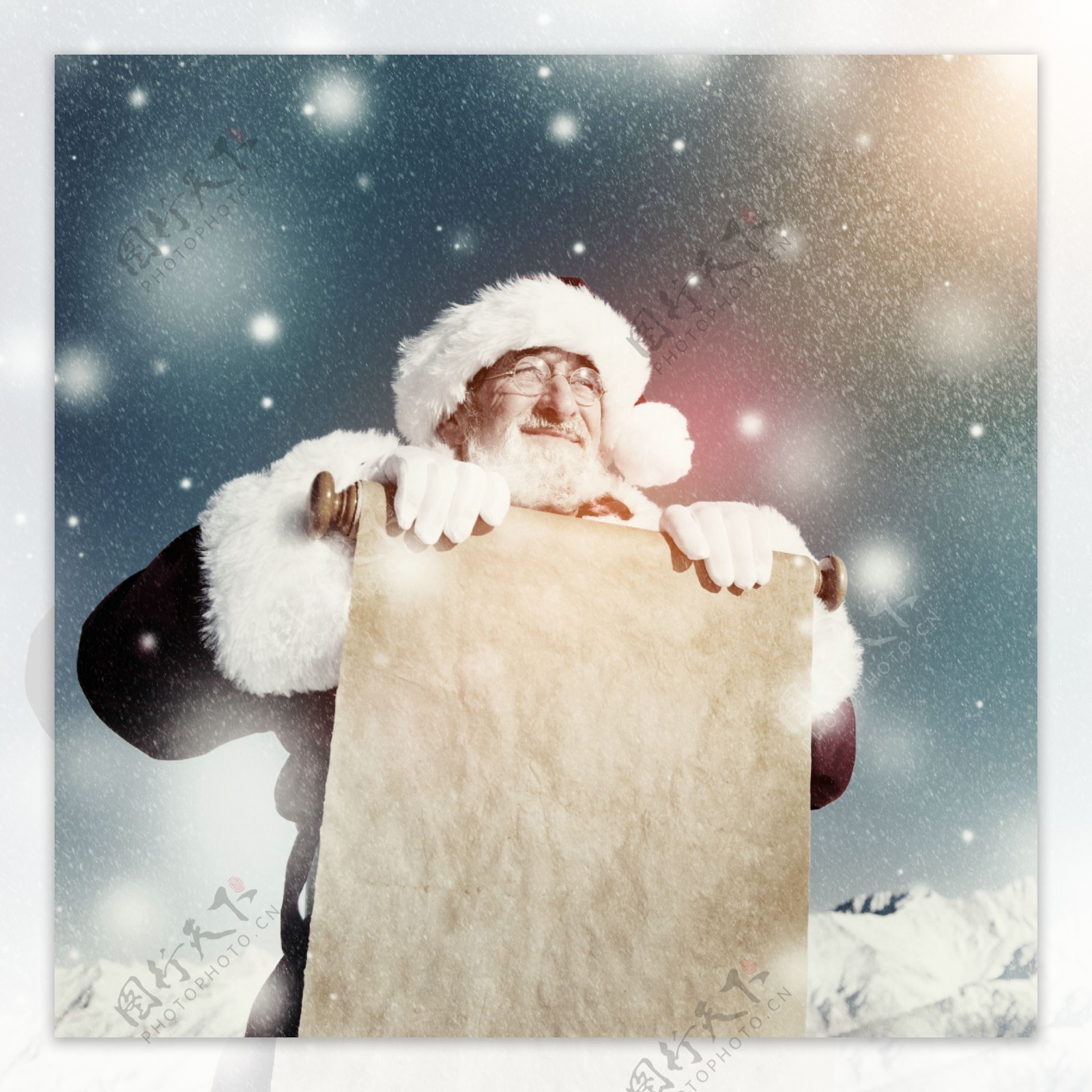 展示卡片的圣诞老人图片