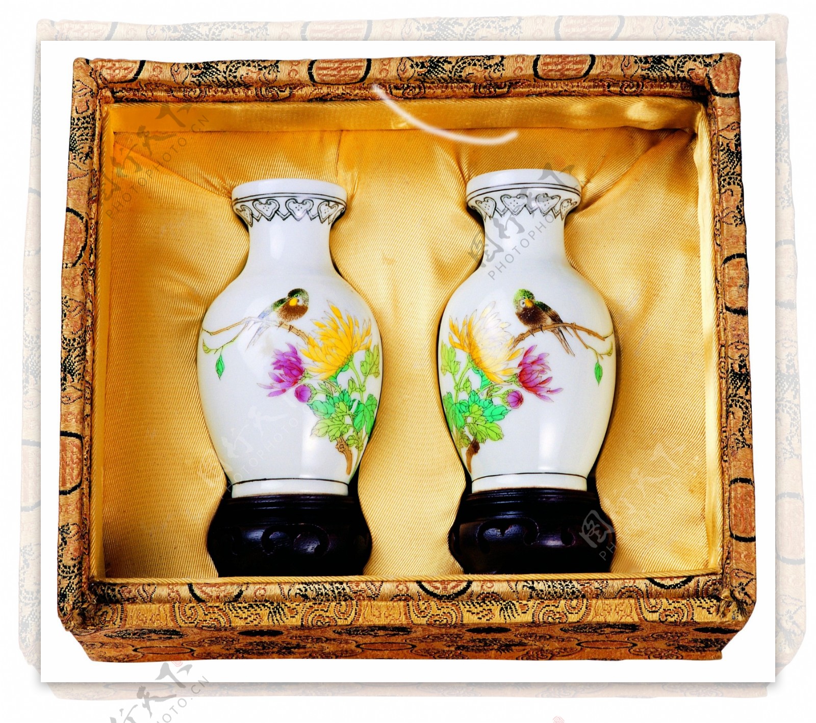 各种陶瓷陶彩玉料花瓶