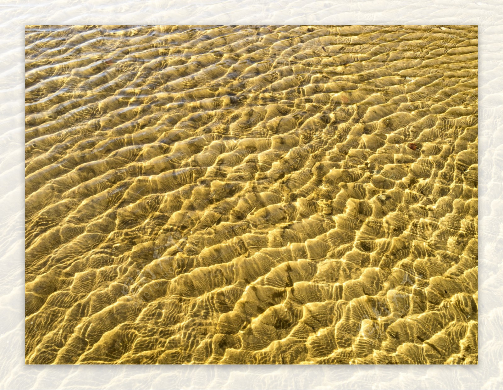 黄色水波背景图片