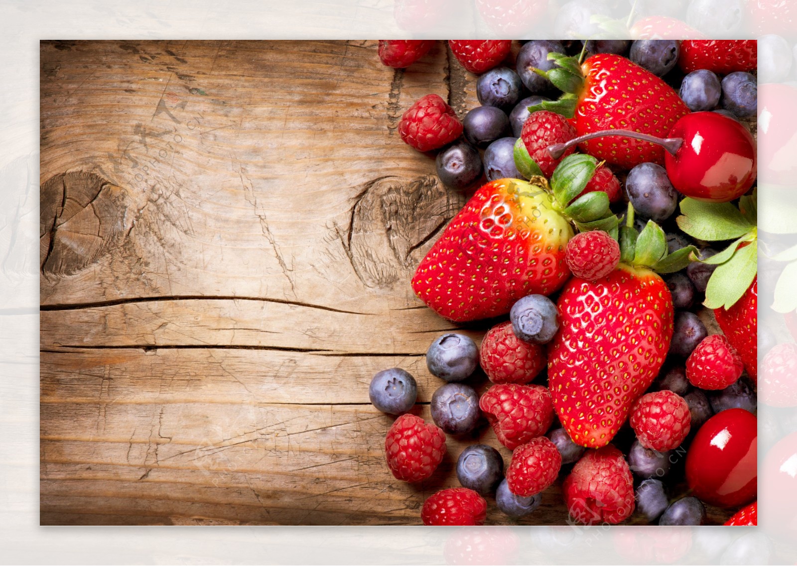 草莓与蓝莓覆盆子
