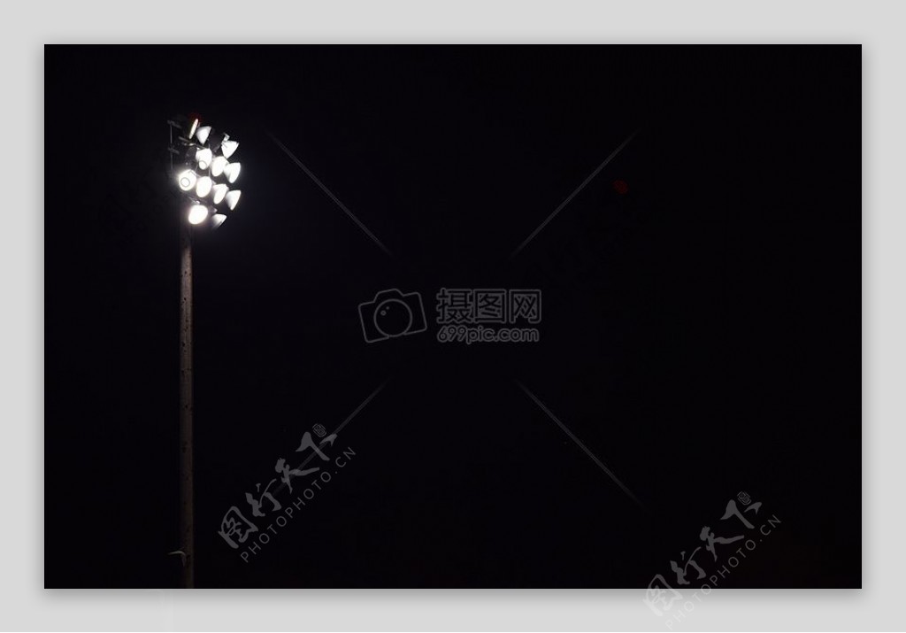体育场夜间照明灯