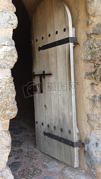 一个木质的老门