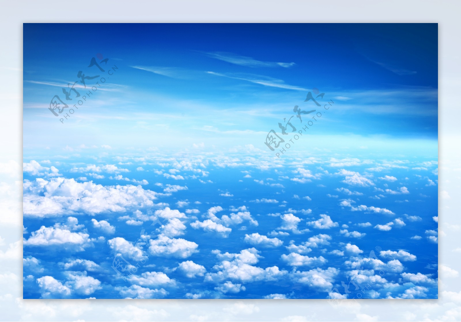 蓝色天空高清图片素材