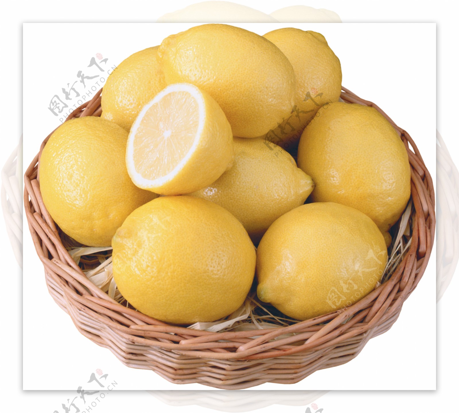 一箩框的柠檬图片
