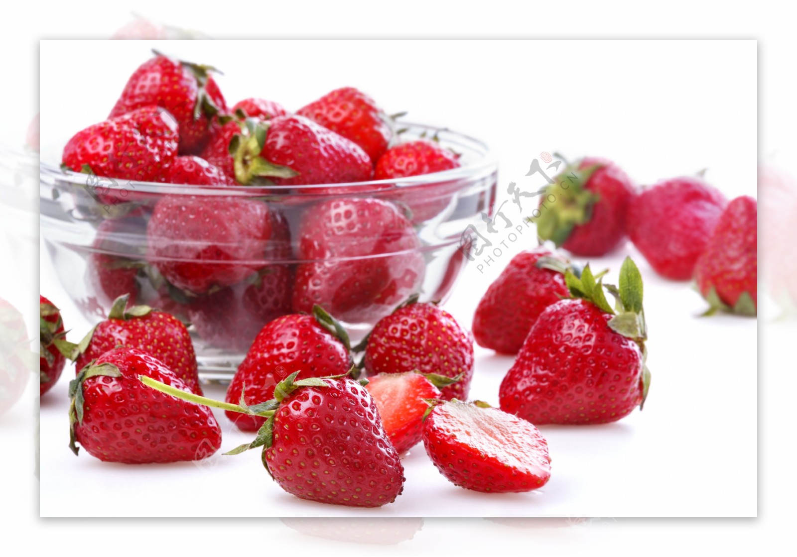 美味新鲜的草莓图片