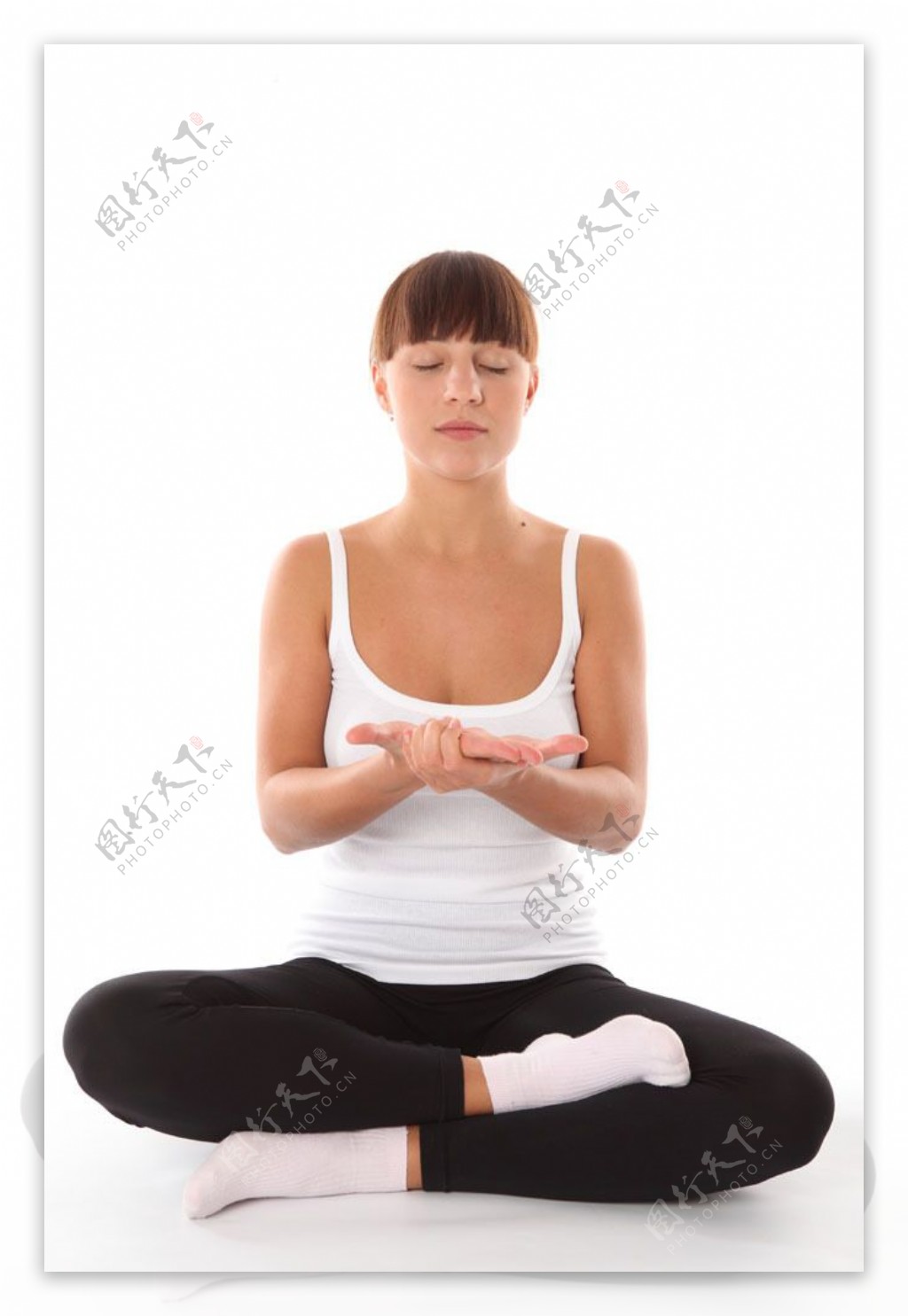瑜珈打坐的美女图片