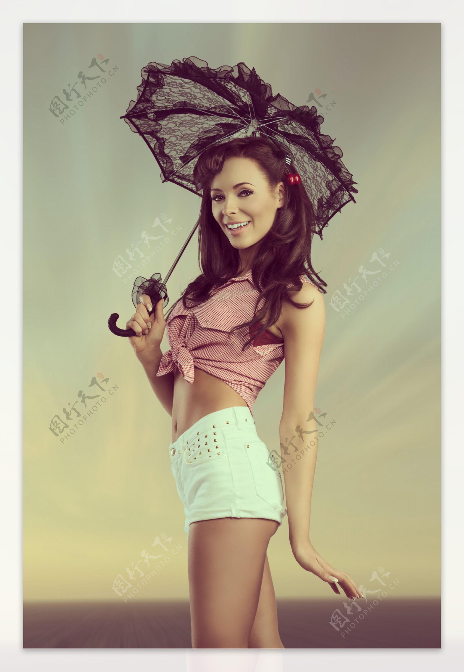 打着伞的外国美女图片