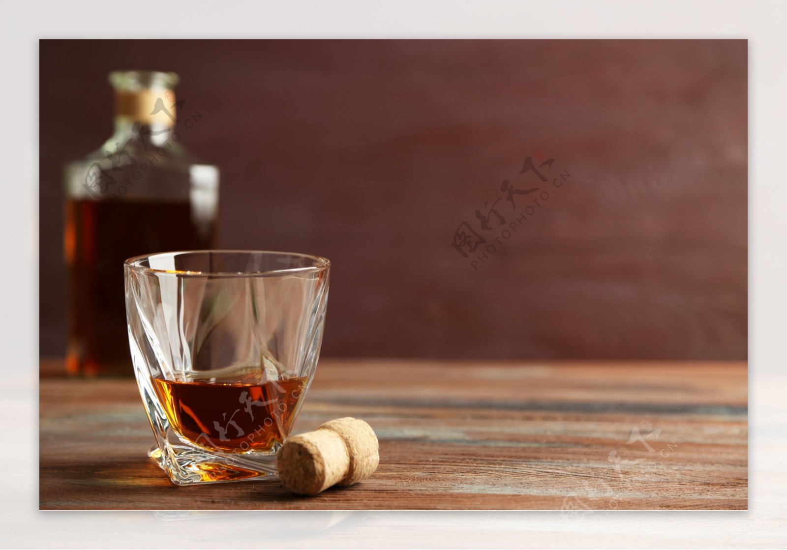 瓶塞与威士忌洋酒图片