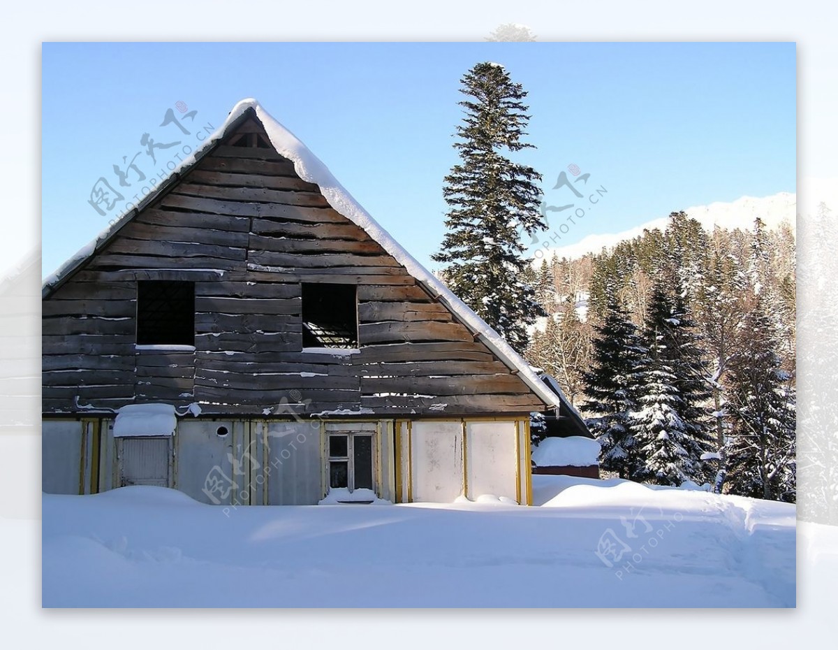 雪地里的小木屋