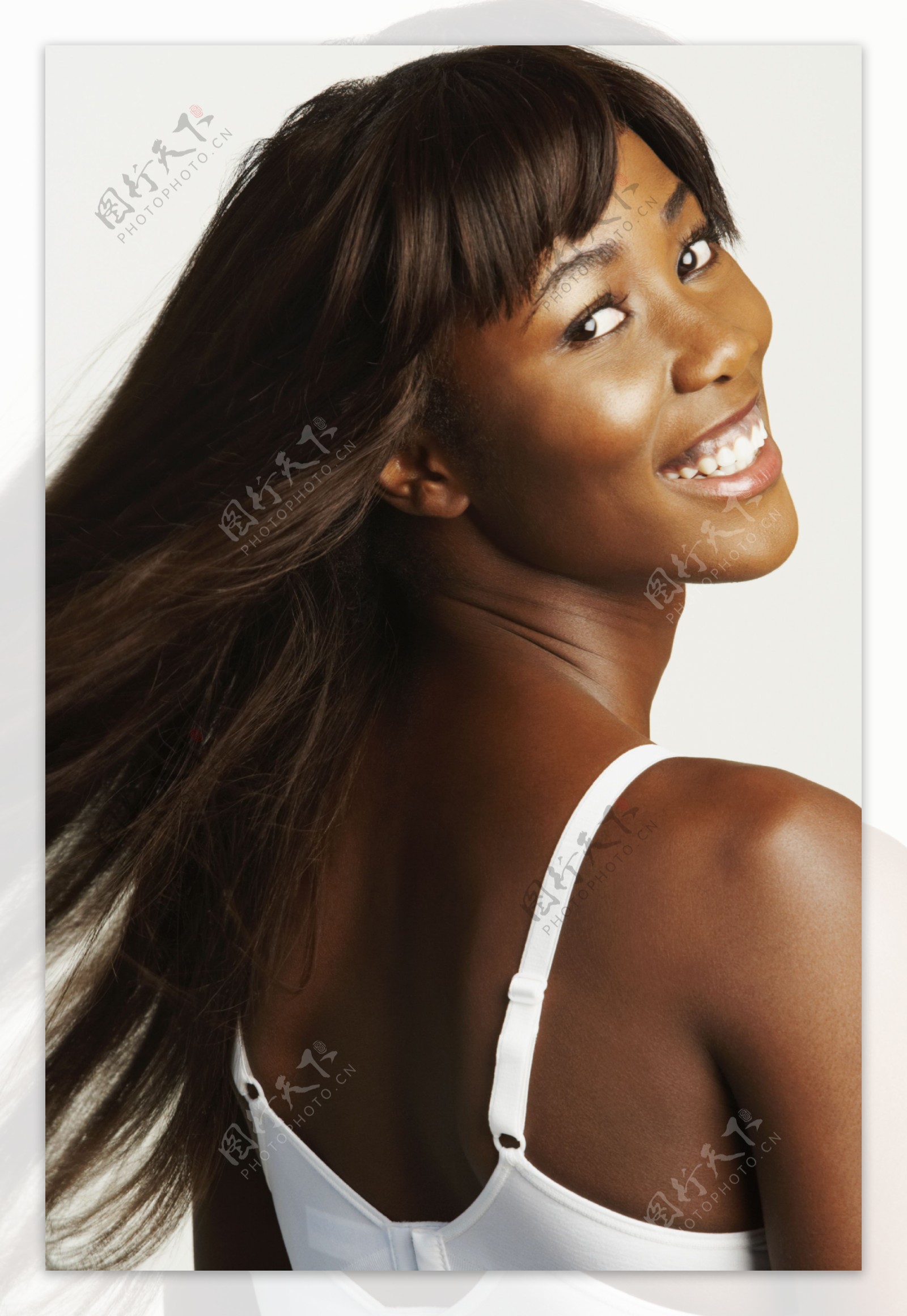 开心的黑人女性图片