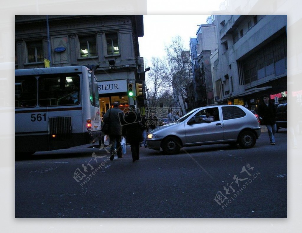 TrafficandPedestrians90.JPG