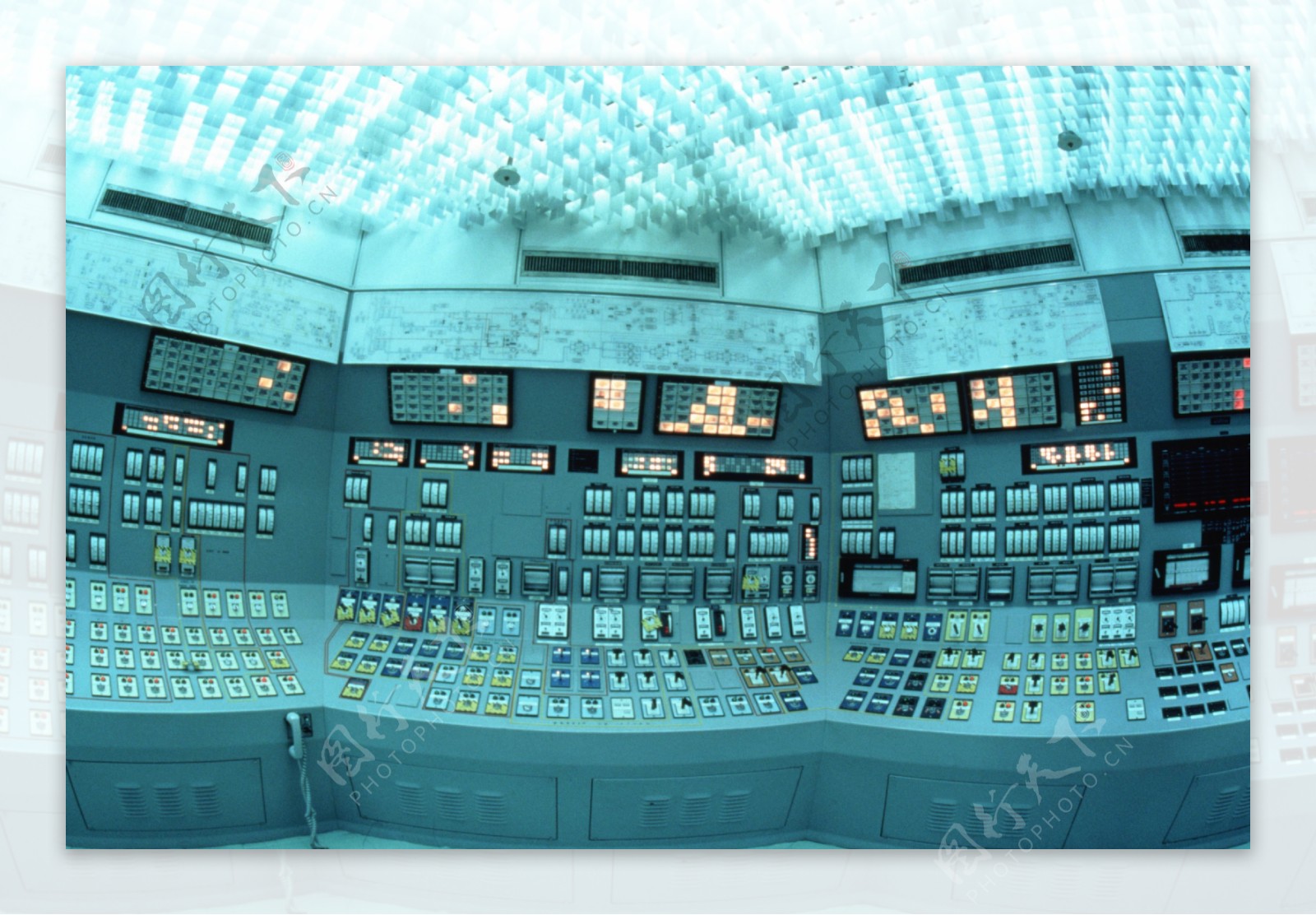 工业生产控制室图片