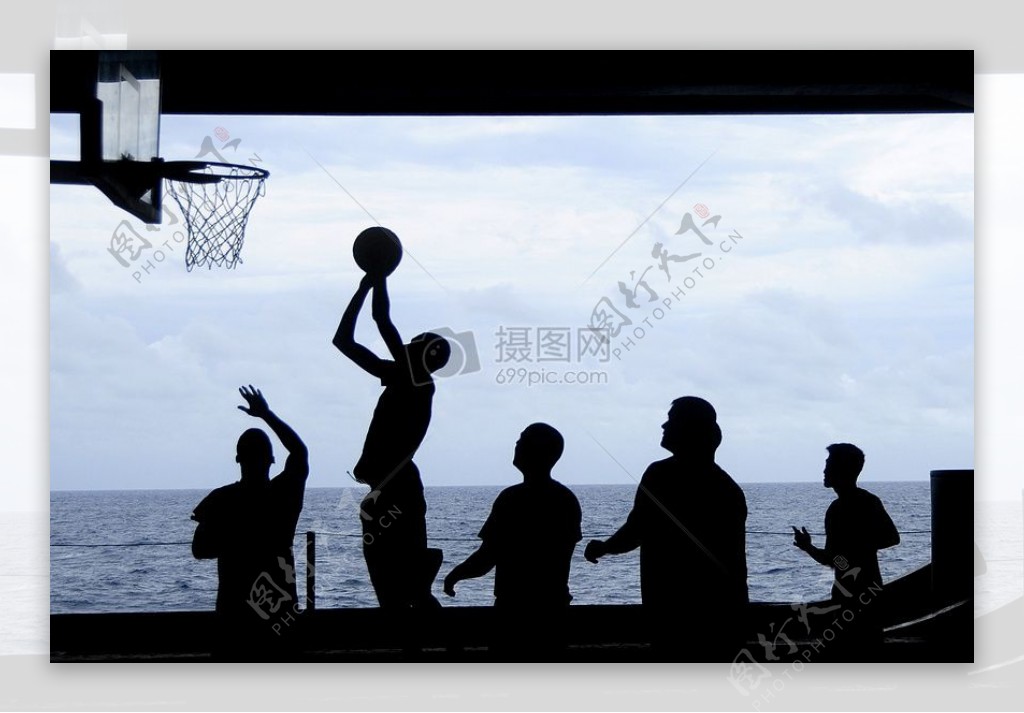 海边的篮球运动