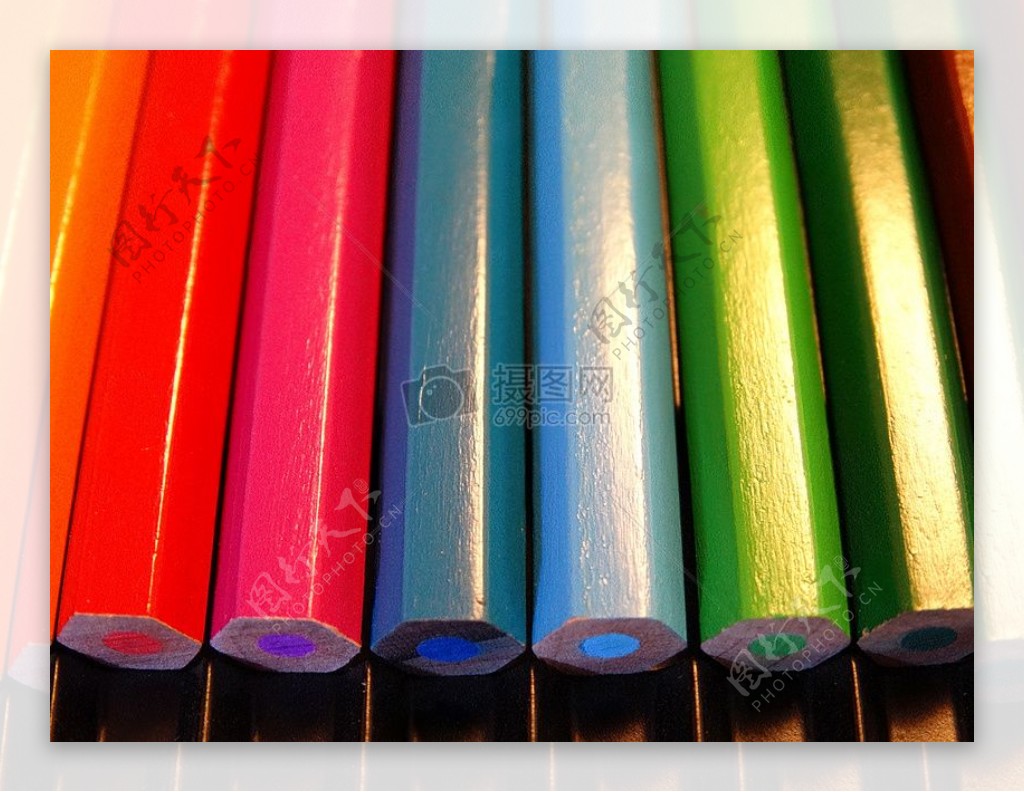 各种颜色的铅笔
