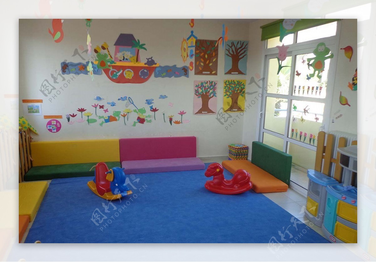 现代简约风幼儿园墙面工装效果图