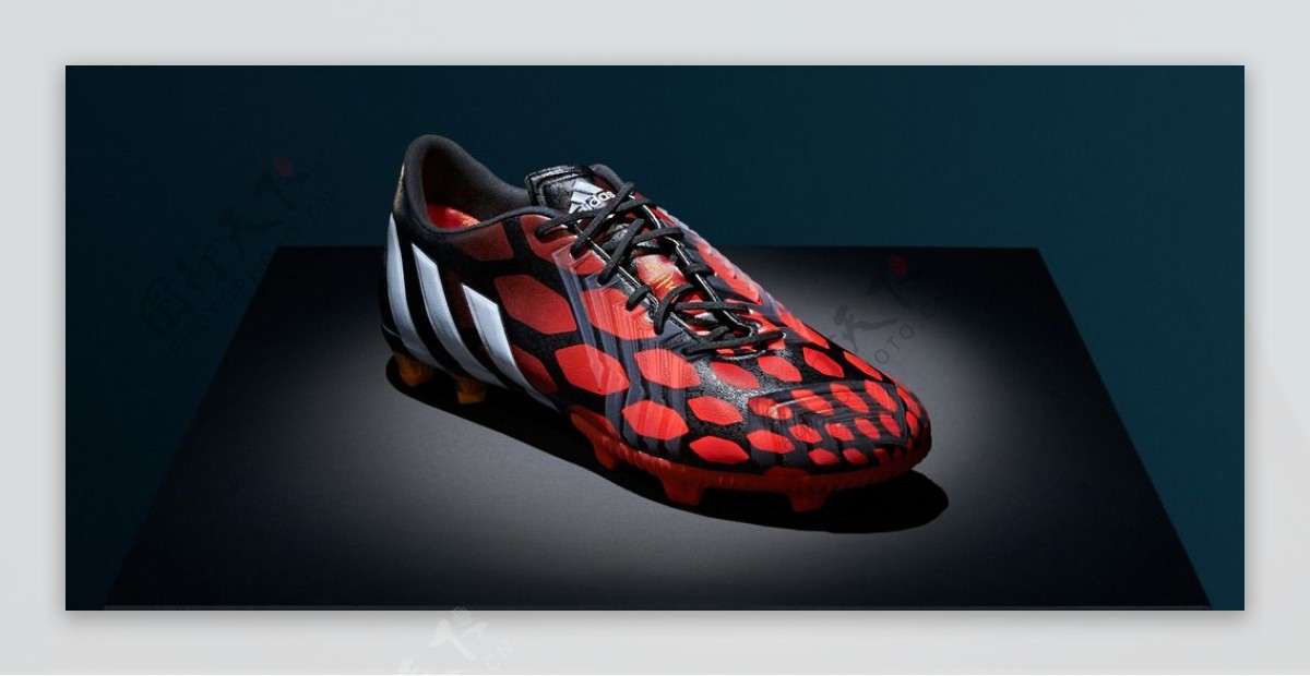 ADIDAS顶级足球鞋