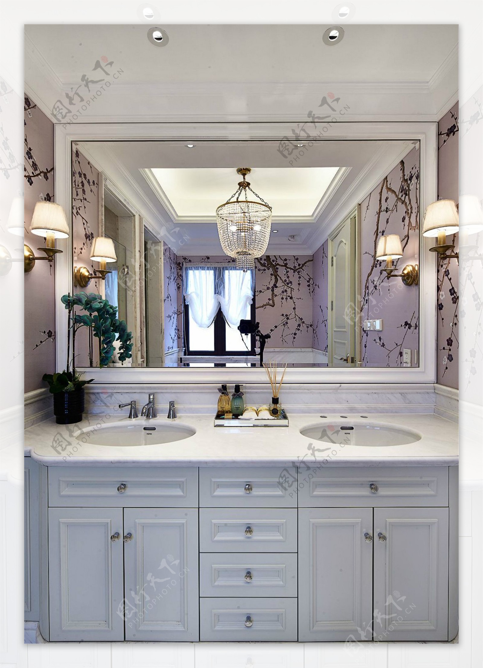 冷色浴室镜子古典效果图