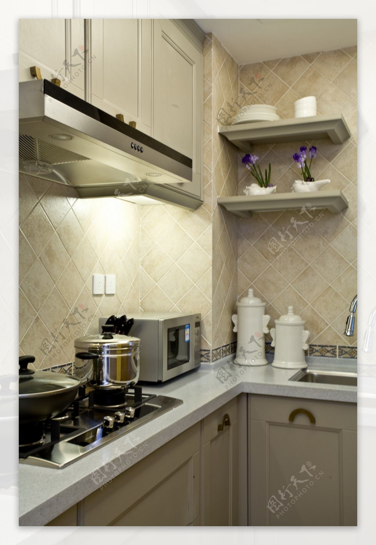 现代简约风室内设计厨房集成灶效果图