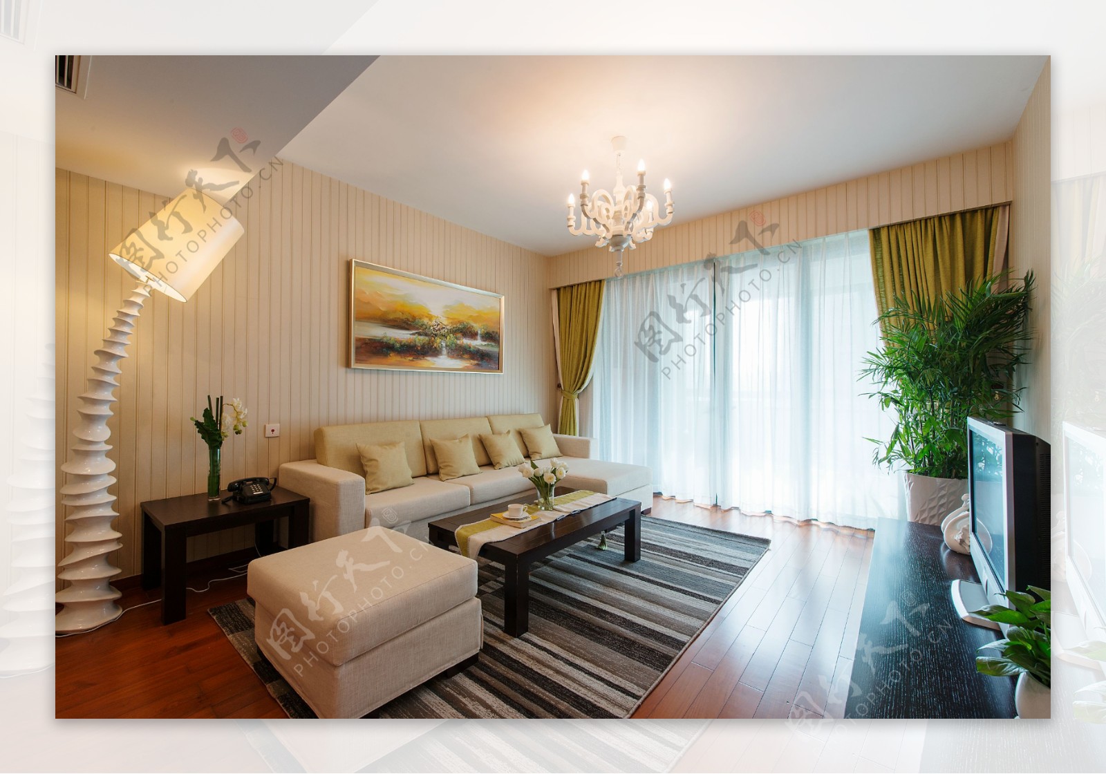 现代时尚温馨客厅土黄色窗帘室内装修效果图图片素材-编号29038788-图行天下