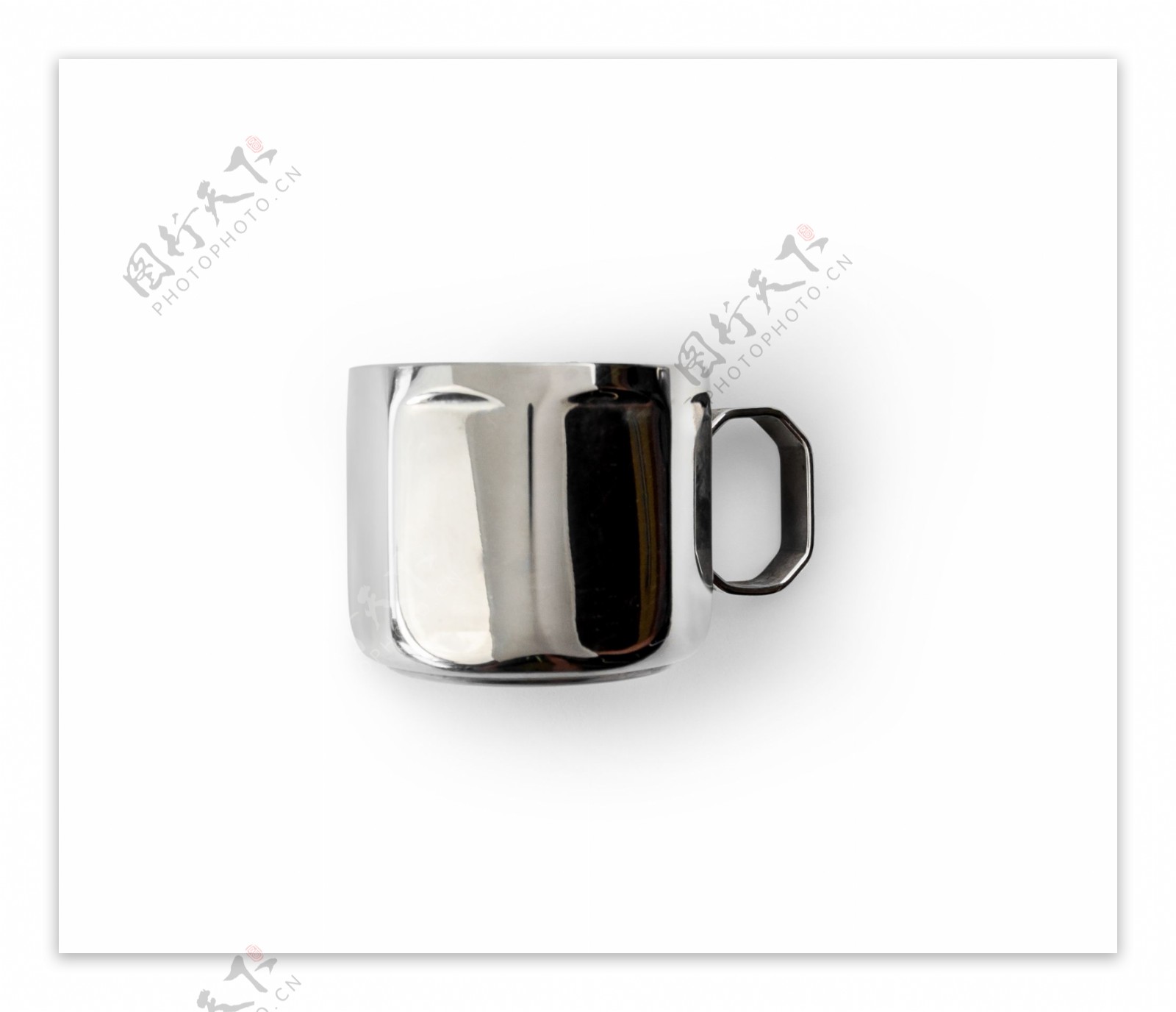 简洁设计普通铁制咖啡杯psd源文件