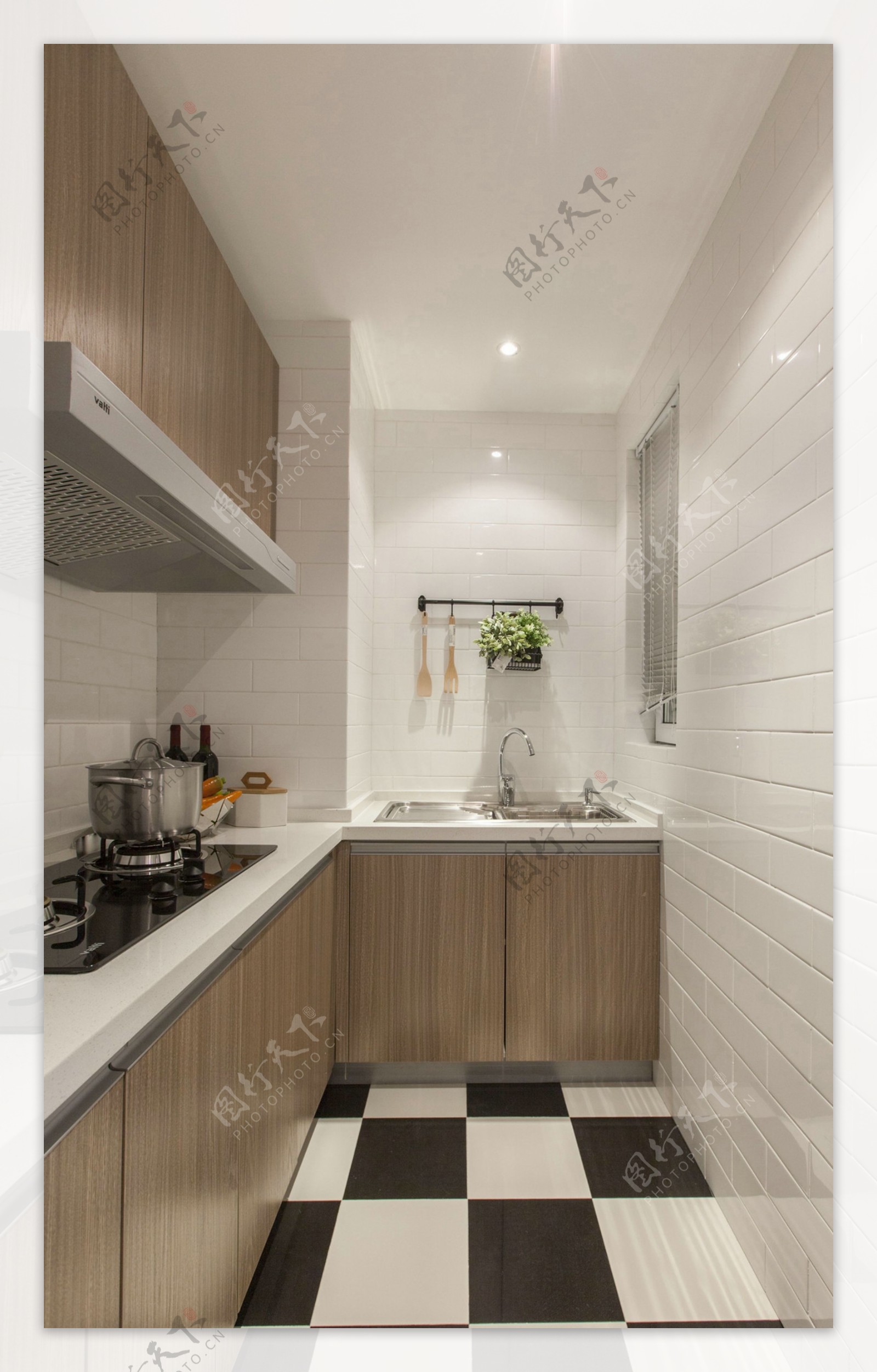 简约时尚厨房格子黑白地板砖装修效果图